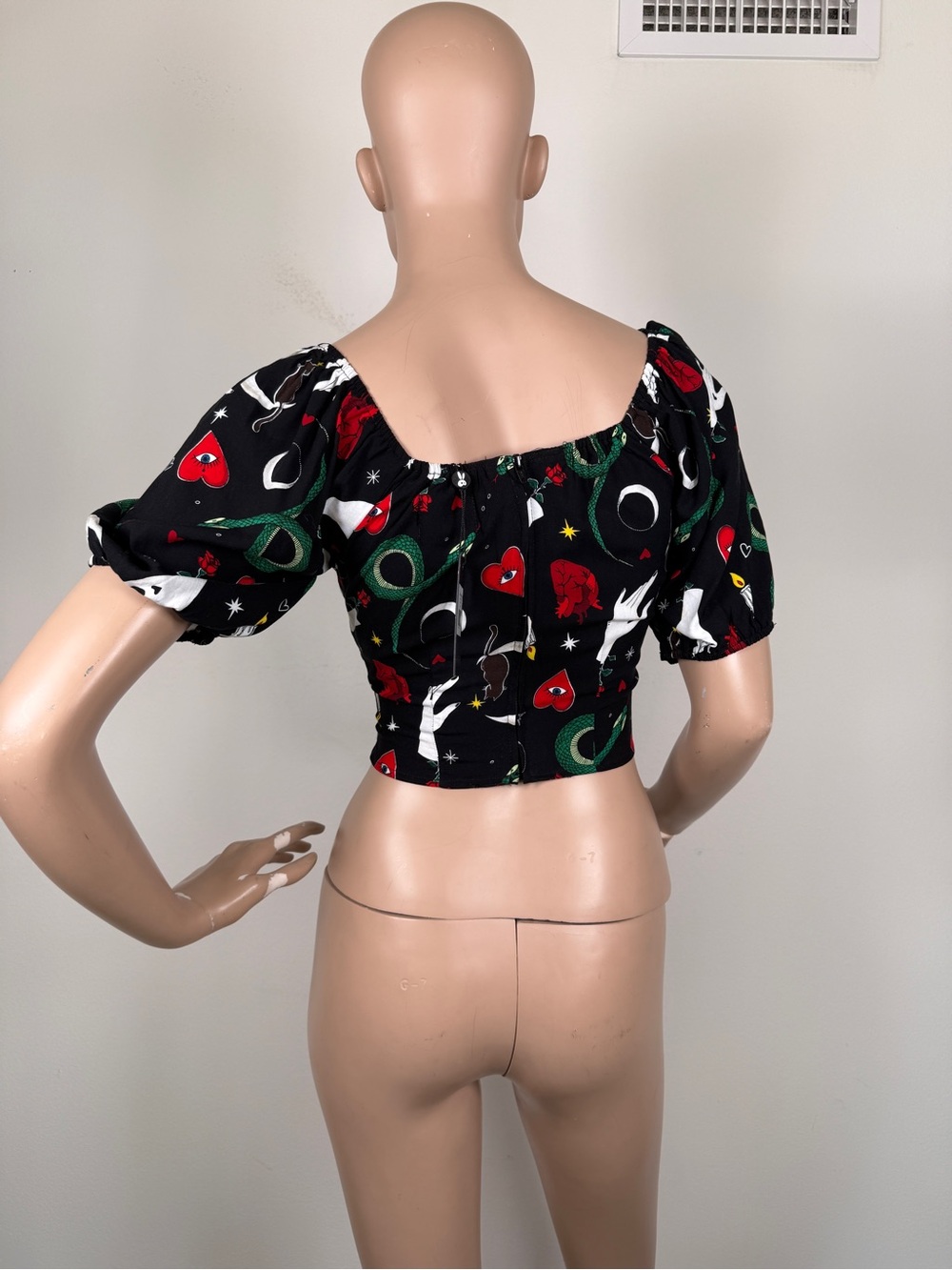 Hell Bunny Black Puff-Sleeve good fortune Crop Top - Picture 3 of 4